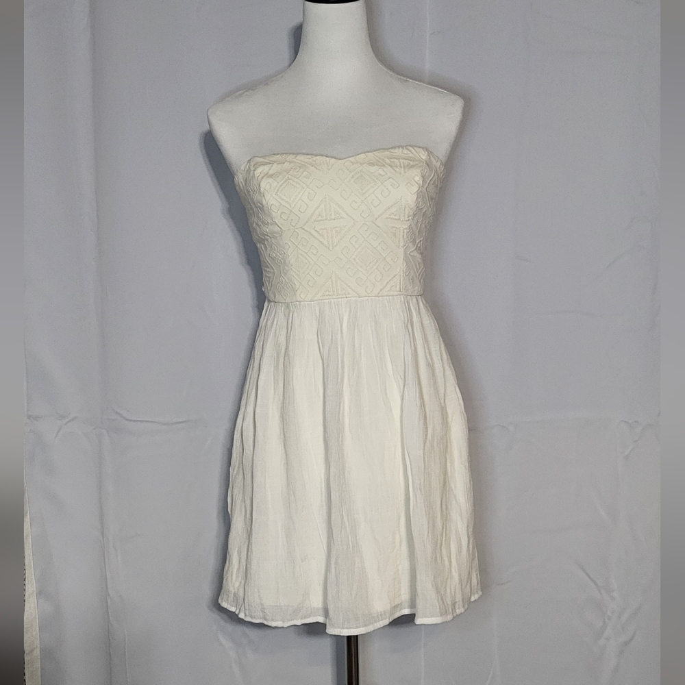 Charlotte Russe Womens White Strapless Mini Dress Size Medium EUC 🐈 - Picture 4 of 12